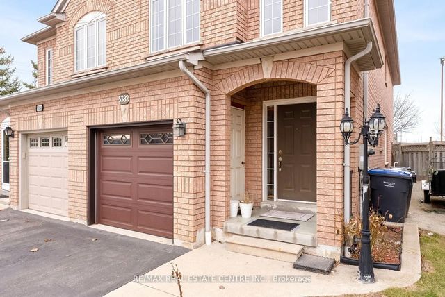 5382 Longhouse Crescent Upper, Mississauga