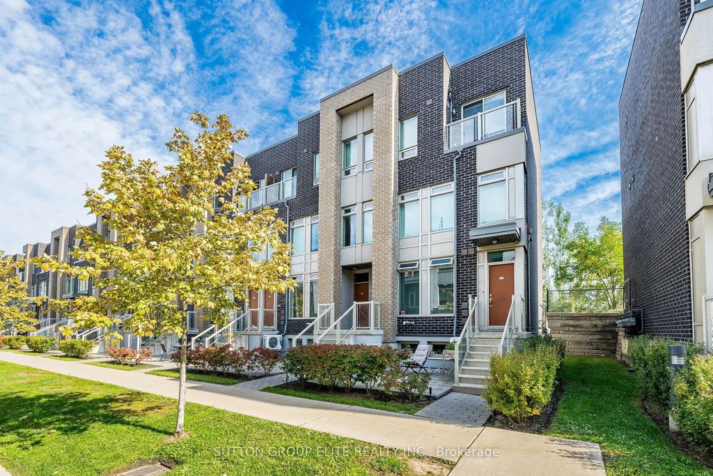 19 Applewood Lane 245, Toronto W08