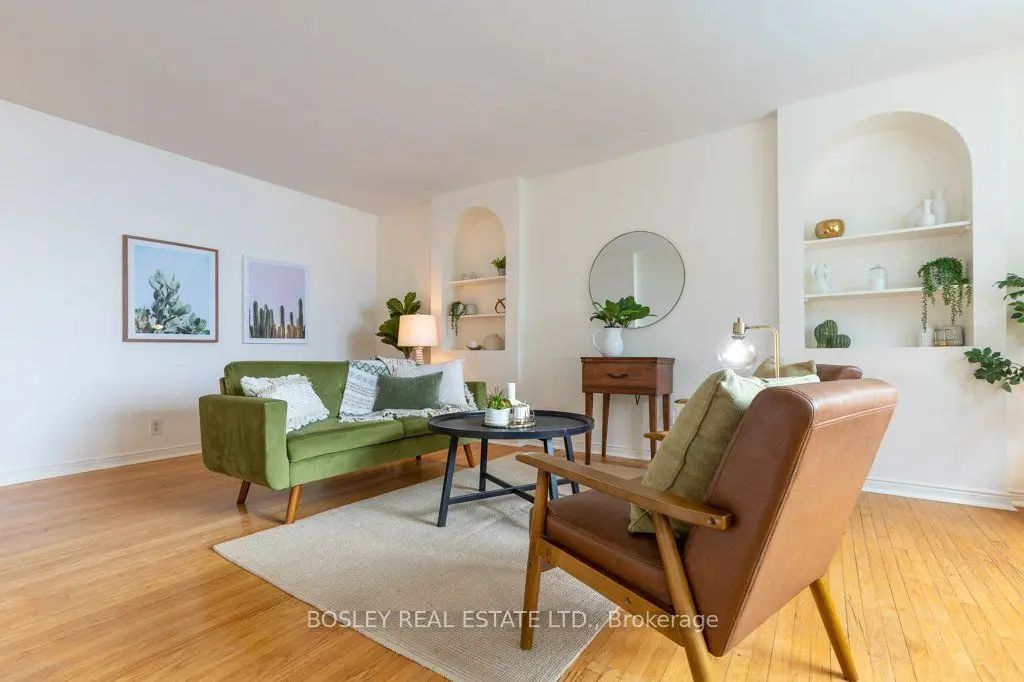 2693 Lakeshore Boulevard W 1, Toronto W06