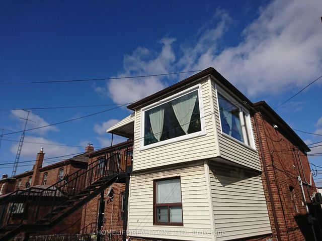 2301 Eglinton Avenue W 2, Toronto W03
