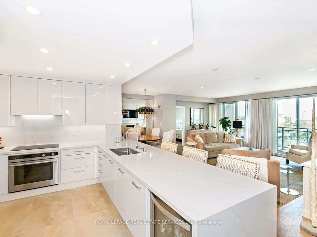 88 Palace Pier Court Ph201, Toronto W06