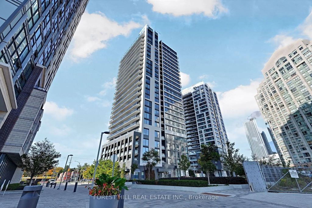 30 Samuel Wood Way 1708, Toronto W08