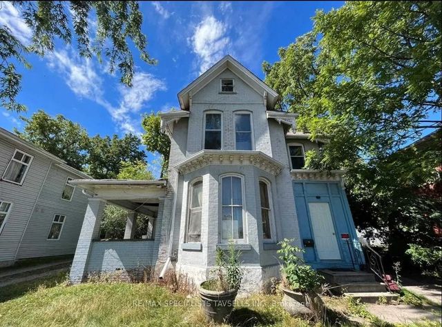47 Elizabeth Street N, Brampton