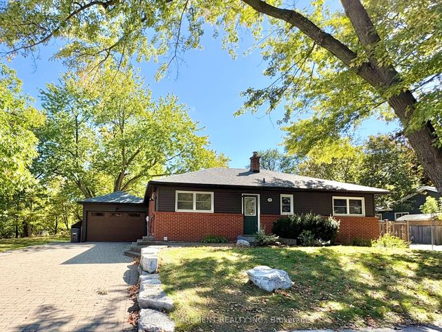 292 Woodward Avenue Lower, Milton