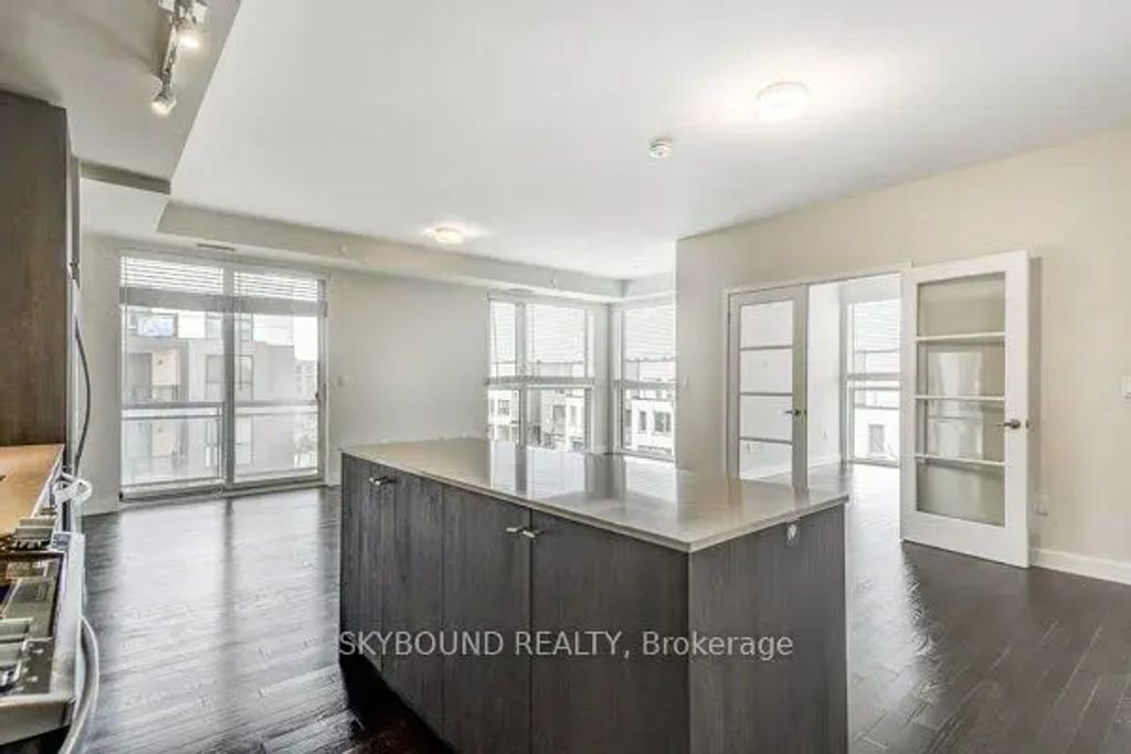 210 Sabina Drive 312, Oakville