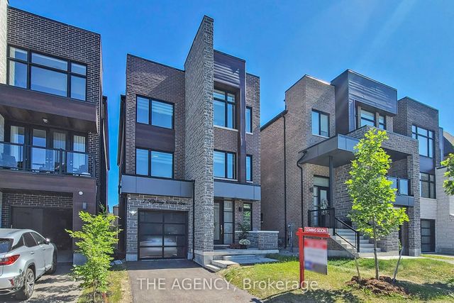 7 Kipling Grove Court, Toronto W08