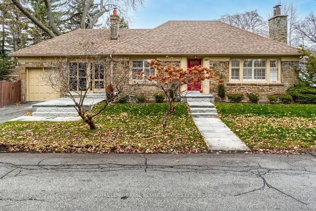 880 Royal York Road, Toronto W07