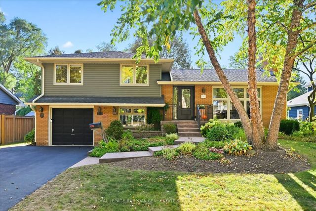 362 Oakwood Drive, Burlington