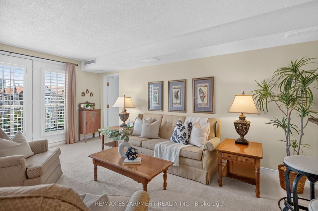 216 W Plains Road W B404, Burlington
