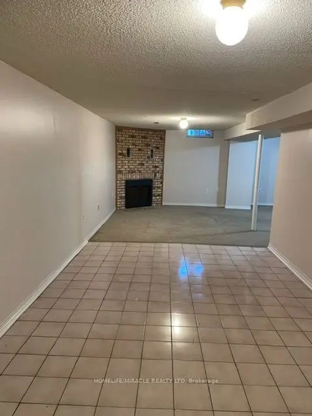 5547 River Grove Avenue, Mississauga
