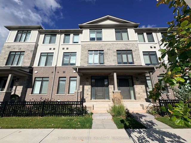 2737 Westoak Trails Boulevard, Oakville