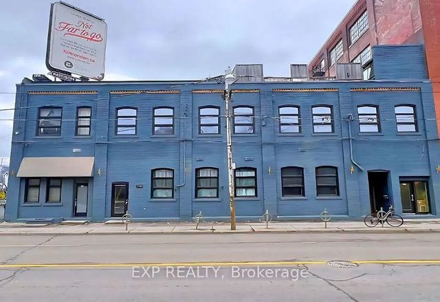 2480 Dundas Street W 2474, Toronto W02