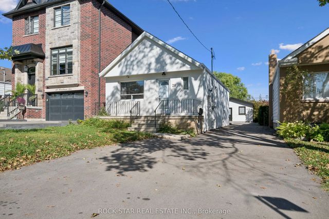 20 Braeburn Avenue, Toronto W09