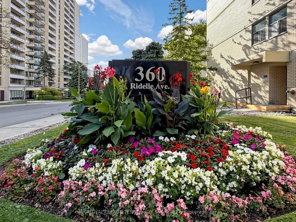 360 Ridelle Ave Avenue 2301, Toronto W04