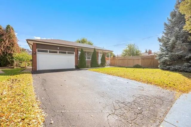 3 Indianola Drive, Toronto W08