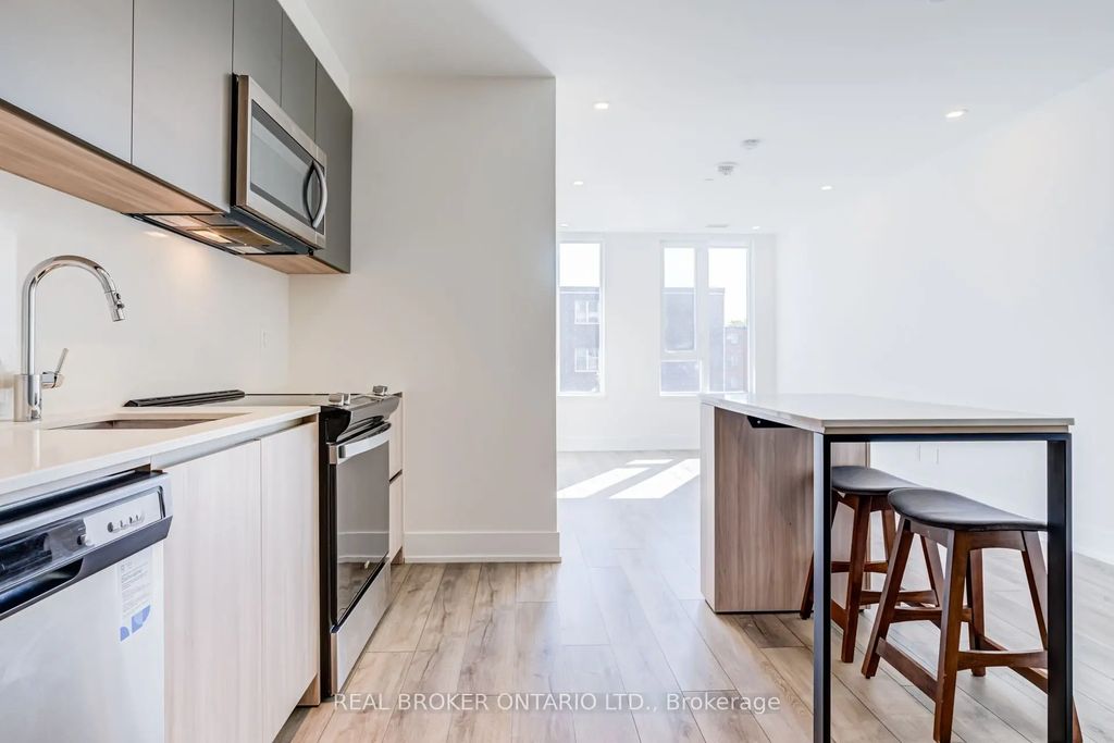 11 Maryport Avenue 208, Toronto W05