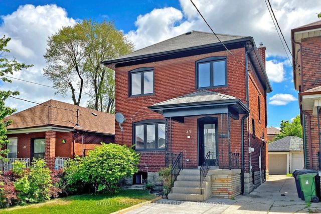 47 Chamberlain Avenue, Toronto W04