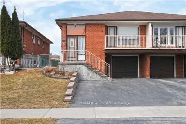 151 Ardwick Boulevard, Toronto W05