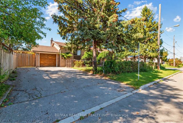 91 Spenvalley Drive, Toronto W05