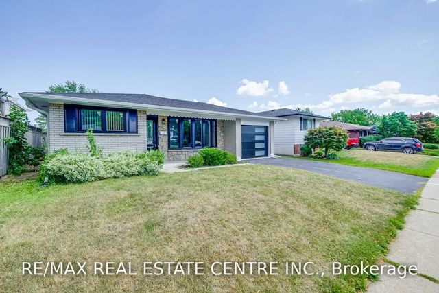 2134 Meadowbrook Road, Burlington
