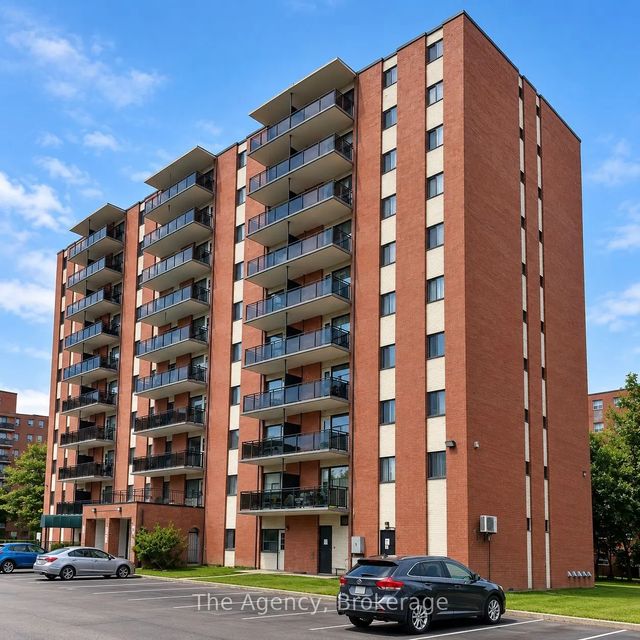 45 Paisley Boulevard W 701, Mississauga