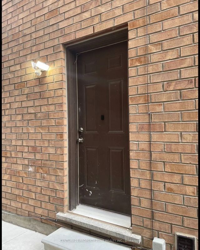 39 Hashmi Place, Brampton