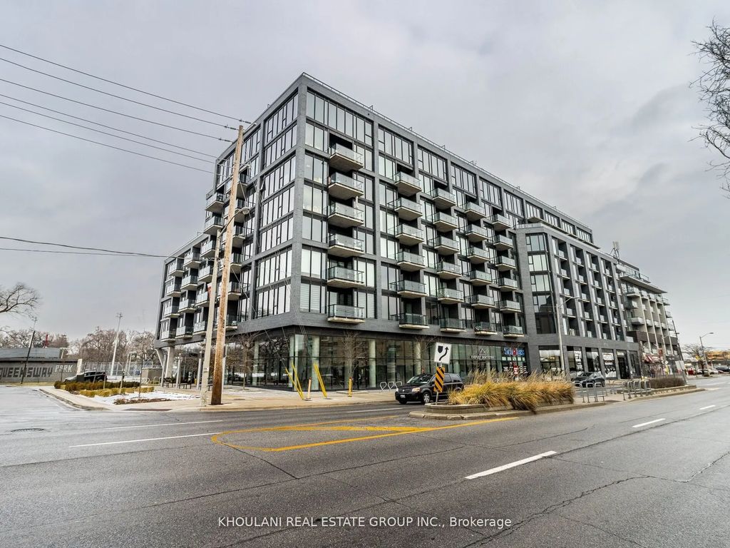 7 Smith Crescent 204, Toronto W07