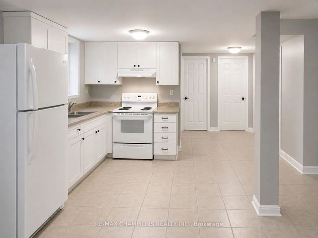 13 Lion Pride Lane, Brampton