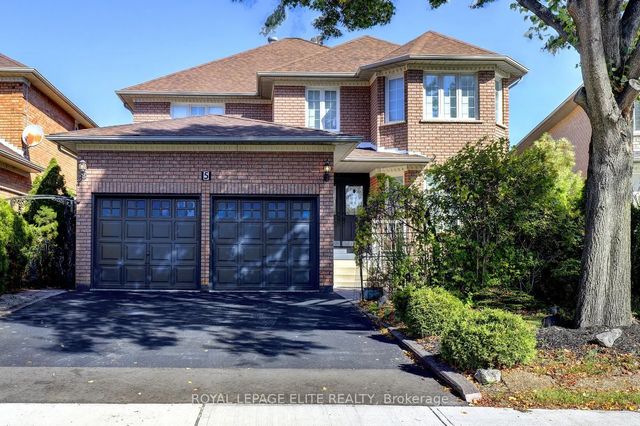 5 Pinecone Way E, Brampton