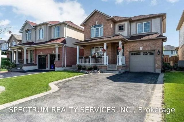 1033 Gordon Heights, Milton