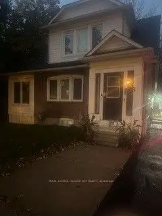 88 King Street W, Caledon