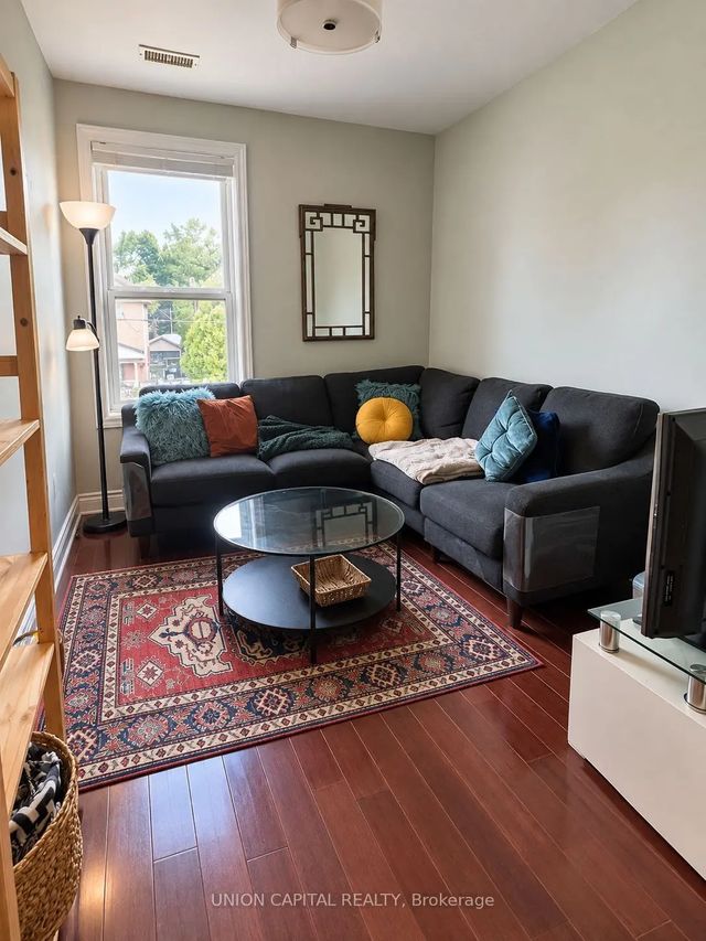 84 Runnymede Road Upper, Toronto W01