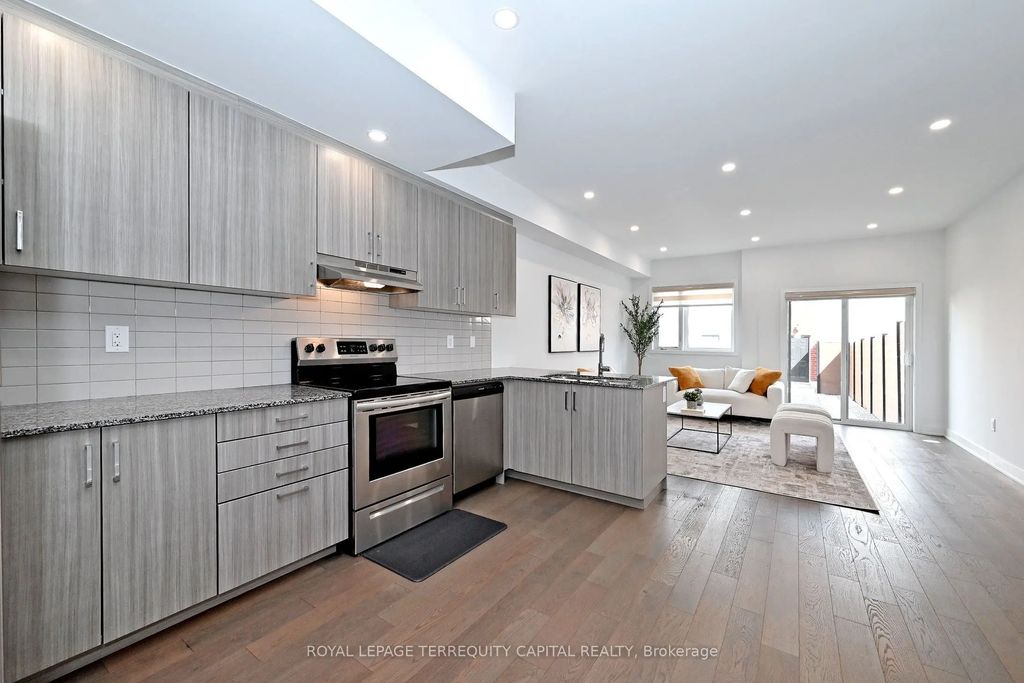 101 William Duncan Road, Toronto W05