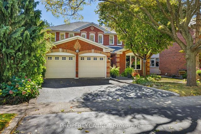 2124 Langtry Drive, Oakville