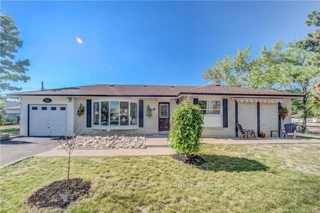 20 Dorward Drive, Toronto W10