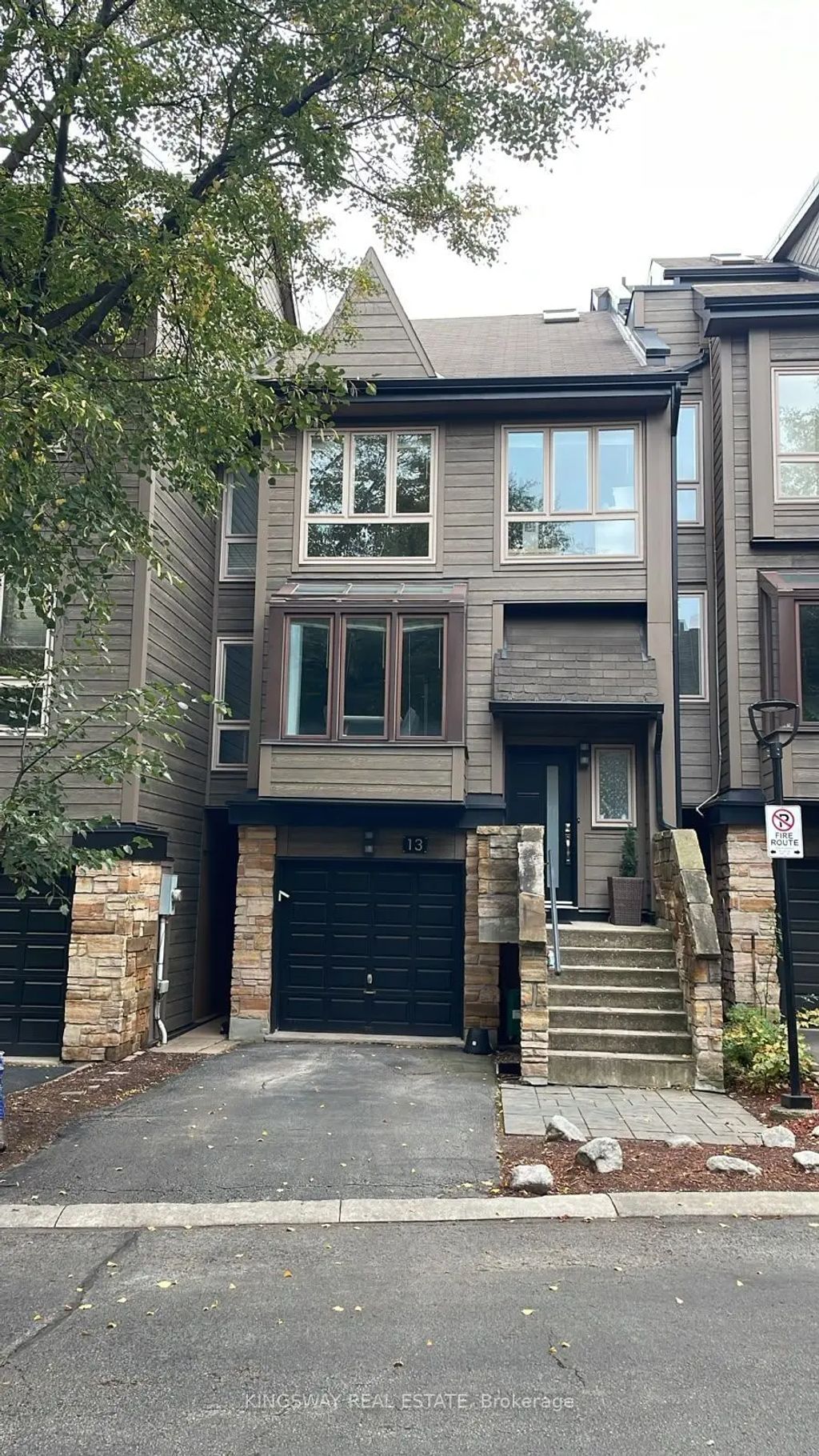 1120 Queens Avenue 13, Oakville