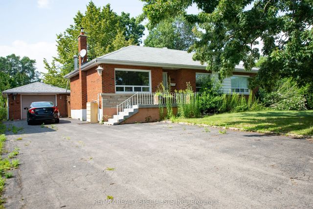 1319 Rebecca Street, Oakville