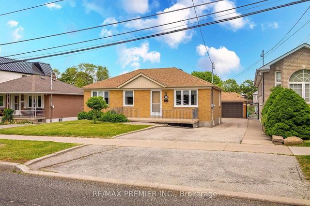 376 Rustic Road Main, Toronto W04