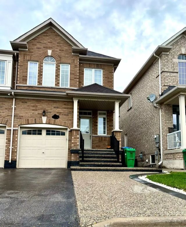 62 Crumlin Crescent Upper, Brampton