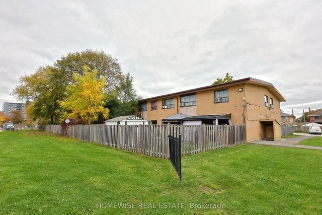 31 Sedgeley Drive 8, Toronto W09