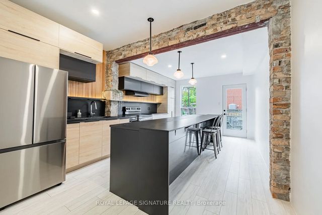 8 Adrian Avenue, Toronto W03