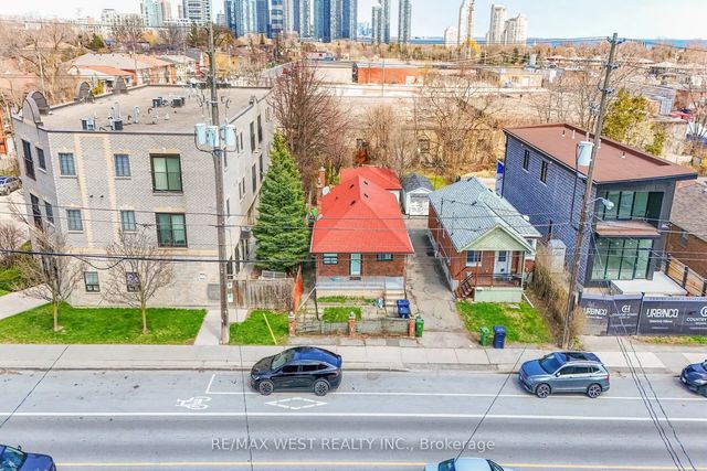 371 Royal York Road, Toronto W06