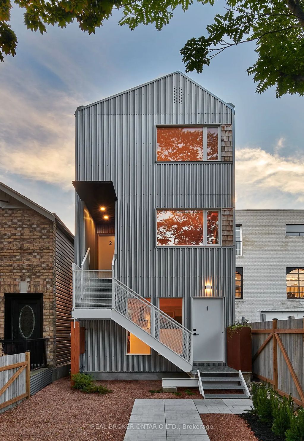 278 Campbell Avenue Upper, Toronto W02