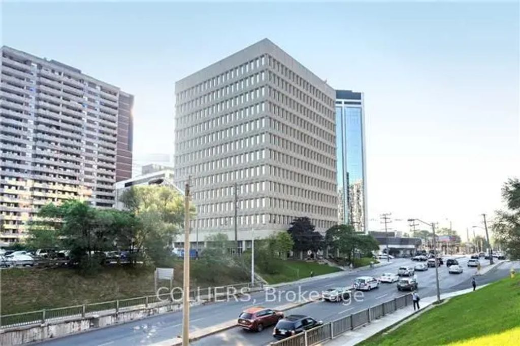 1243 Islington Avenue 301, Toronto W08