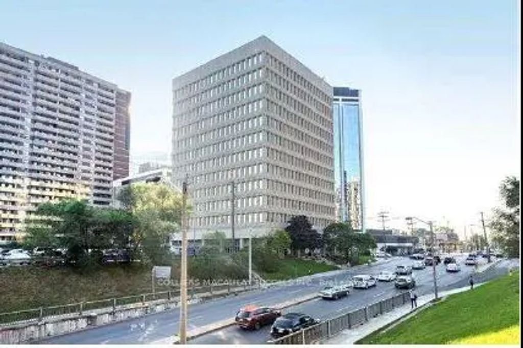 1243 Islington Avenue 402, Toronto W08