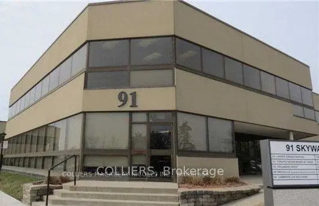 91 Skyway Avenue 206, Toronto W10