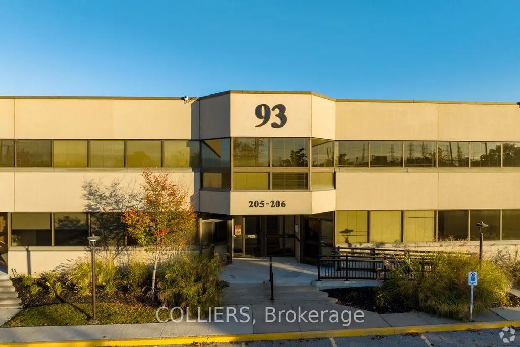 93 Skyway Avenue 201, Toronto W10