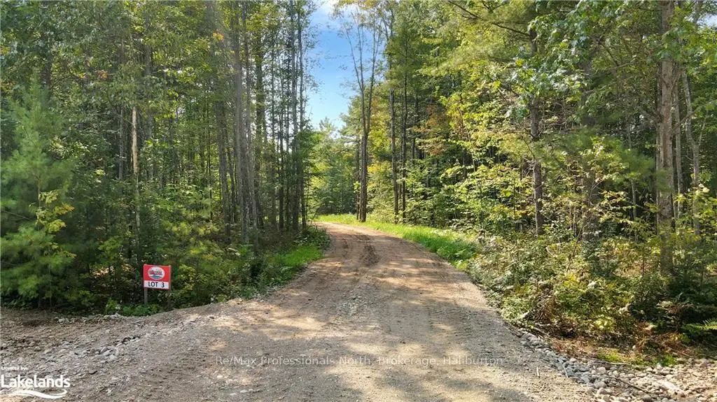 1081 Hawk Valley Road, Algonquin Highlands