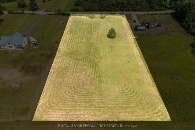 1226 Gull Lake Road, Frontenac