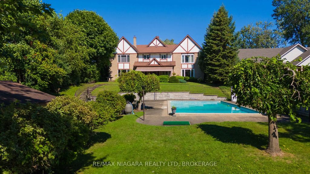 140 Lakeshore Road, Fort Erie